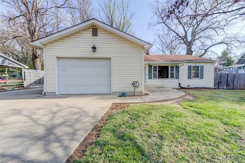 Photo of 38 Marie Drive, St Charles, MO 63301 (MLS # 26015728)