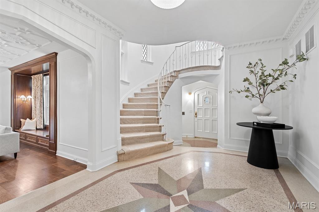 61 Lake Forest Drive