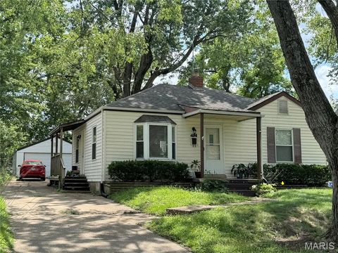Tiny photo for 414 Superior Drive, St Louis, MO 63135 (MLS # 26047185)
