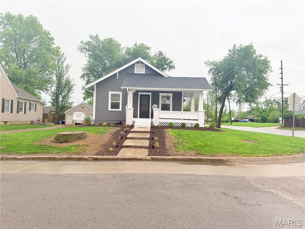 Photo of 1006 E Love Street, Mexico, MO 65265 (MLS # 26025205)