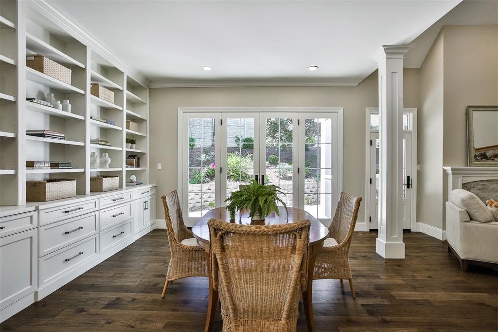 St Louis, Missouri 63117, United States, 3 Bedrooms Bedrooms, ,5 BathroomsBathrooms,Residential,Pending,137148