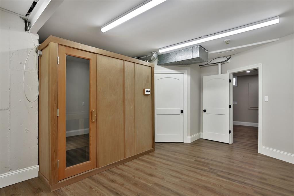 St Louis, Missouri 63117, United States, 3 Bedrooms Bedrooms, ,5 BathroomsBathrooms,Residential,Pending,137148