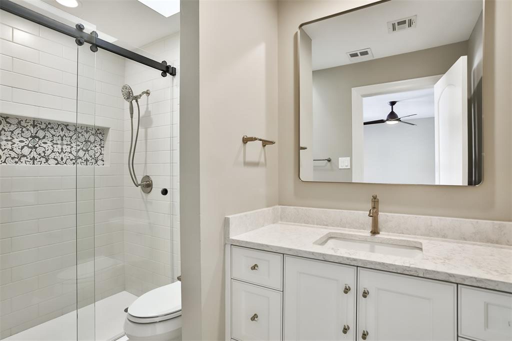 St Louis, Missouri 63117, United States, 3 Bedrooms Bedrooms, ,5 BathroomsBathrooms,Residential,Pending,137148