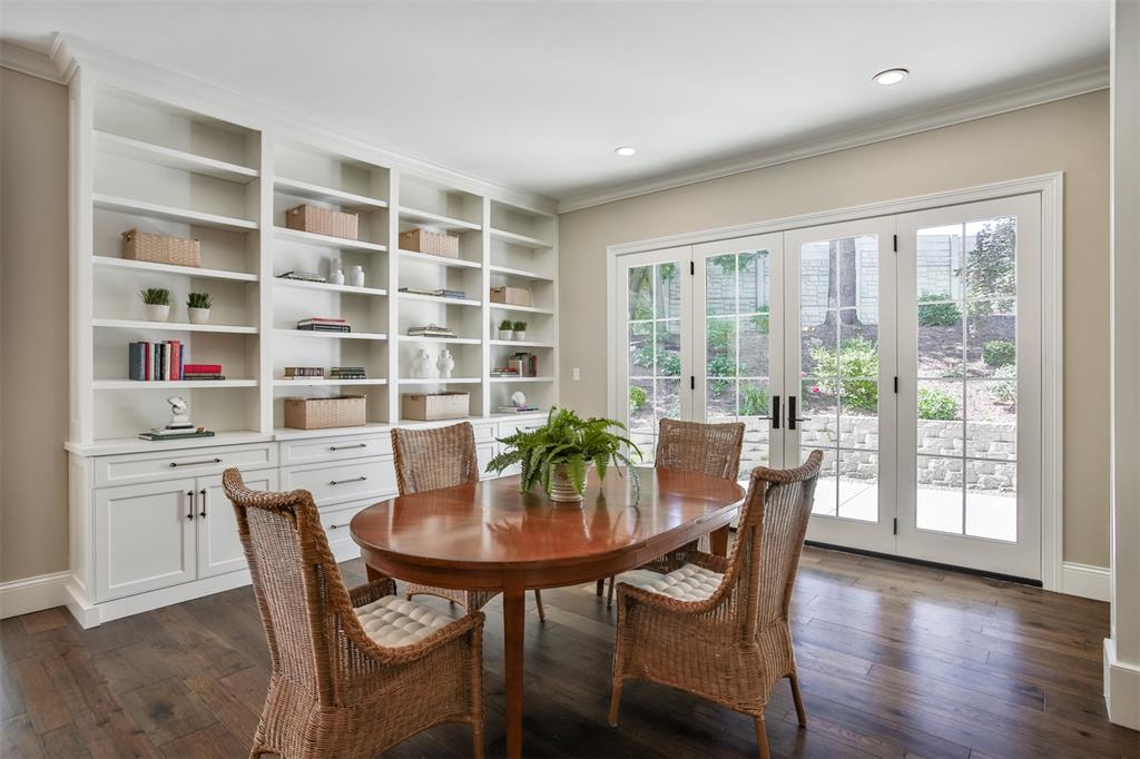 St Louis, Missouri 63117, United States, 3 Bedrooms Bedrooms, ,5 BathroomsBathrooms,Residential,Pending,137148