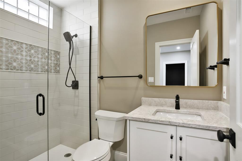 St Louis, Missouri 63117, United States, 3 Bedrooms Bedrooms, ,5 BathroomsBathrooms,Residential,Pending,137148