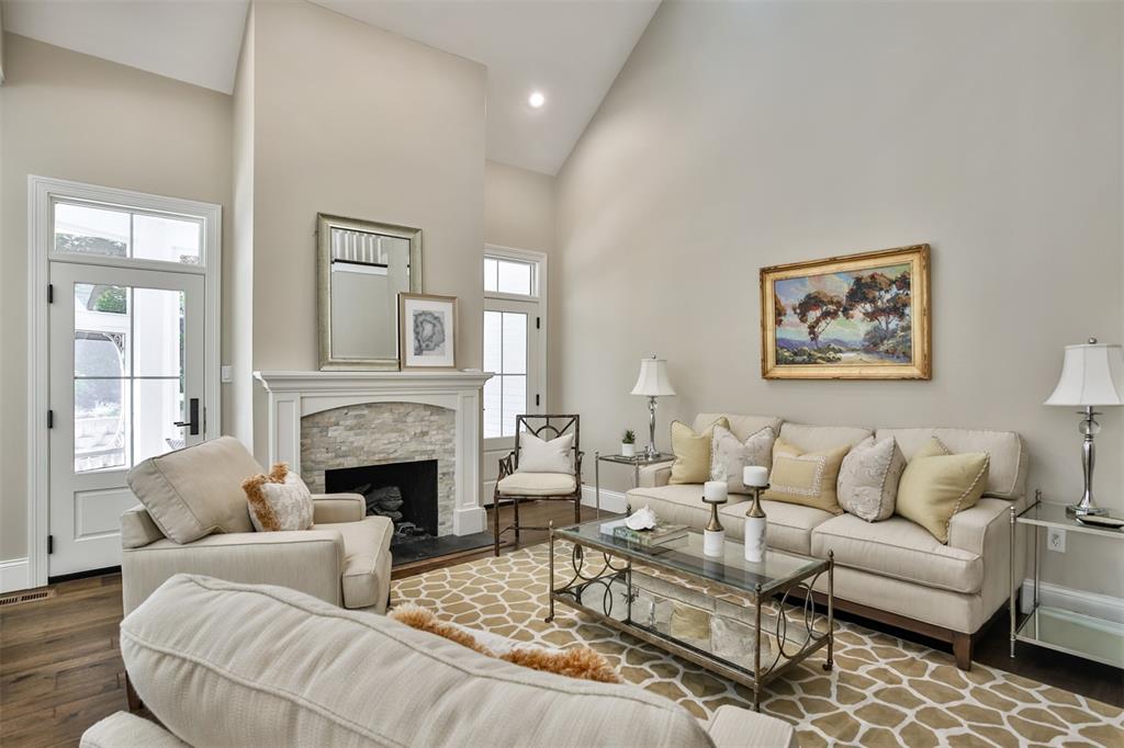 St Louis, Missouri 63117, United States, 3 Bedrooms Bedrooms, ,5 BathroomsBathrooms,Residential,Pending,137148