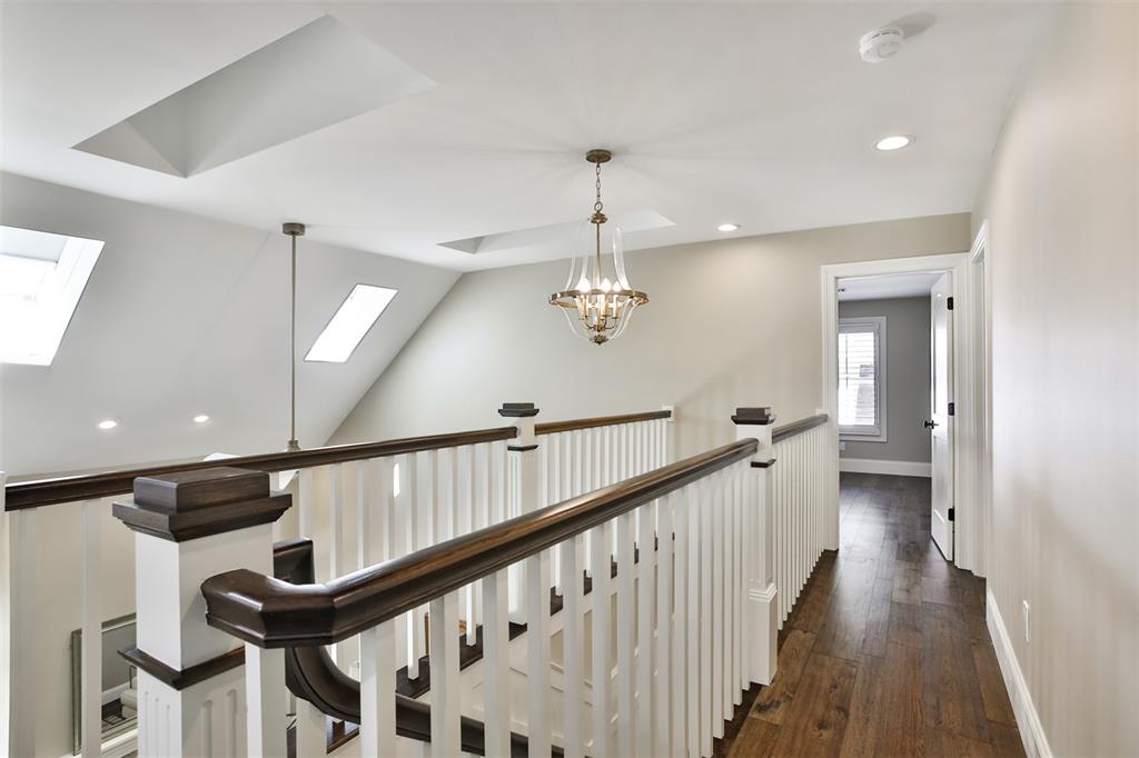 St Louis, Missouri 63117, United States, 3 Bedrooms Bedrooms, ,5 BathroomsBathrooms,Residential,Pending,137148