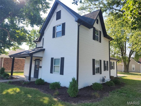 Tiny photo for 320 W Main Street, Bowling Green, MO 63334 (MLS # 26057346)