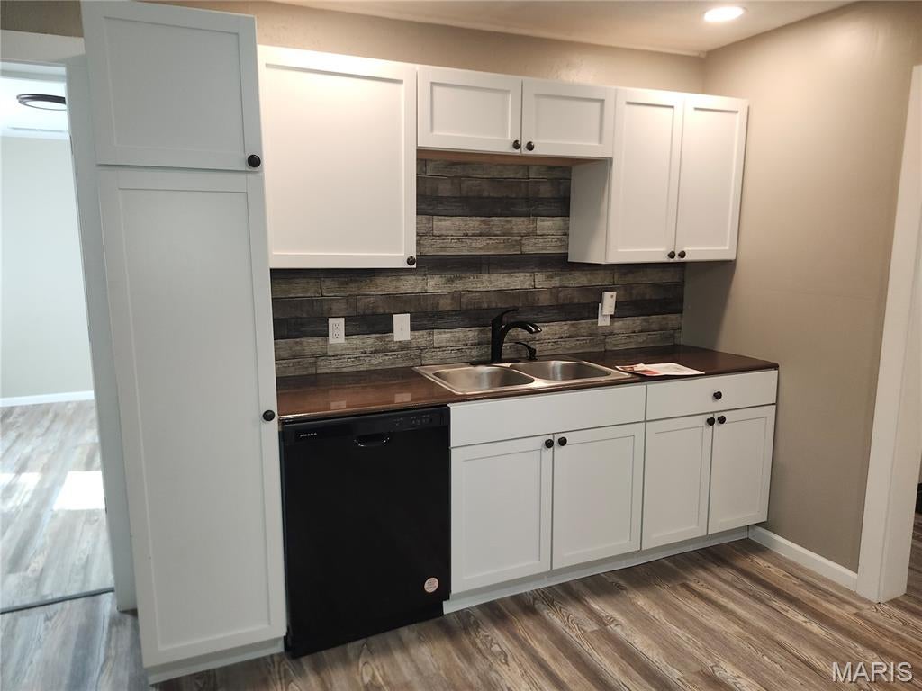 Photo of 320 W Main Street, Bowling Green, MO 63334 (MLS # 26057346)
