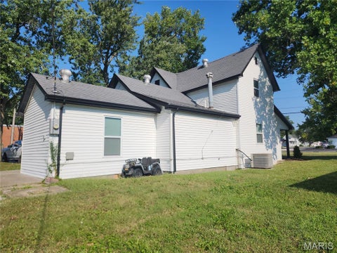 Tiny photo for 320 W Main Street, Bowling Green, MO 63334 (MLS # 26057346)
