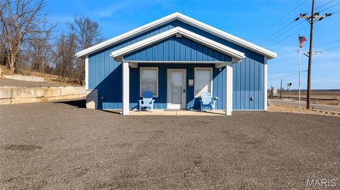 1187 S Highway 79 Winfield MO 63389