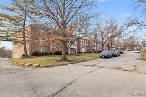 Tiny photo for 974 Claytonbrook Drive #1A, Ballwin, MO 63011 (MLS # 26000056)