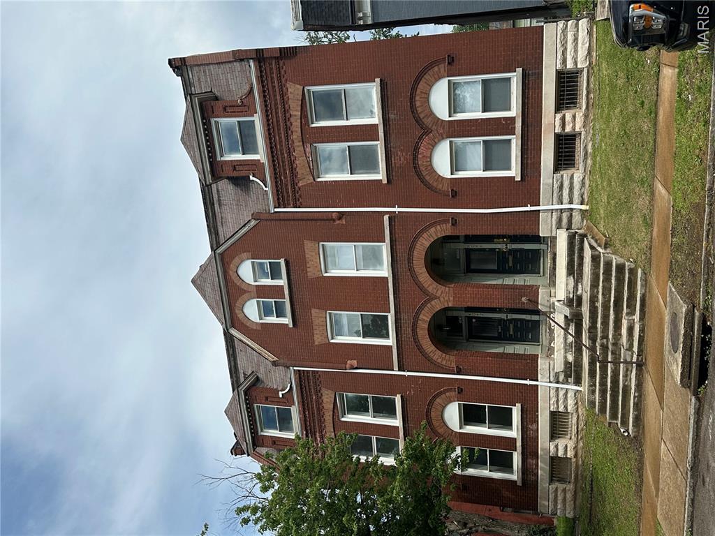 Photo 1 of 37 — 4042 Nebraska Avenue, St Louis, MO 63118