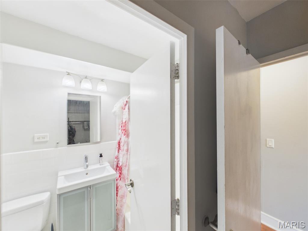 Blu Condo - Residential Lease