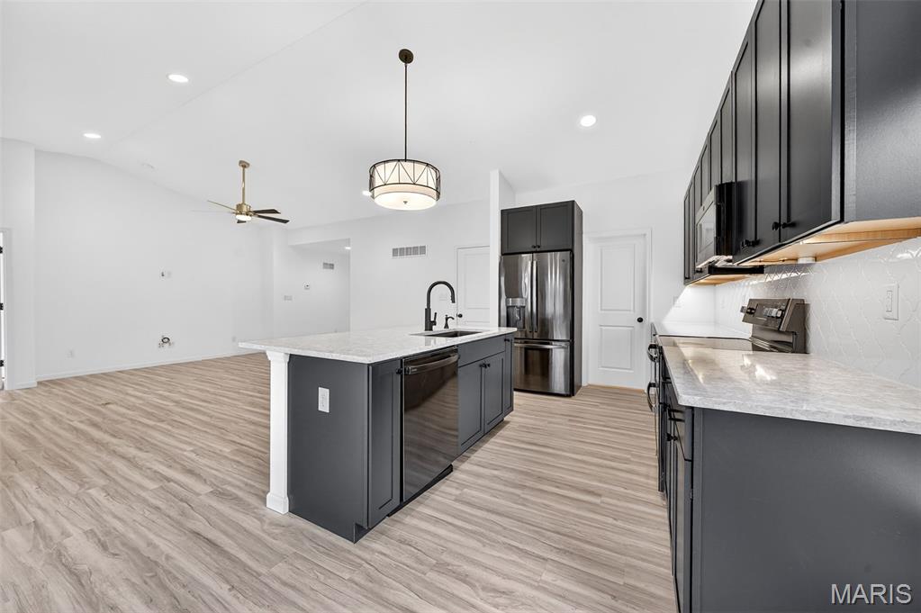 Oaks At Lexington #5 - Residential Lease