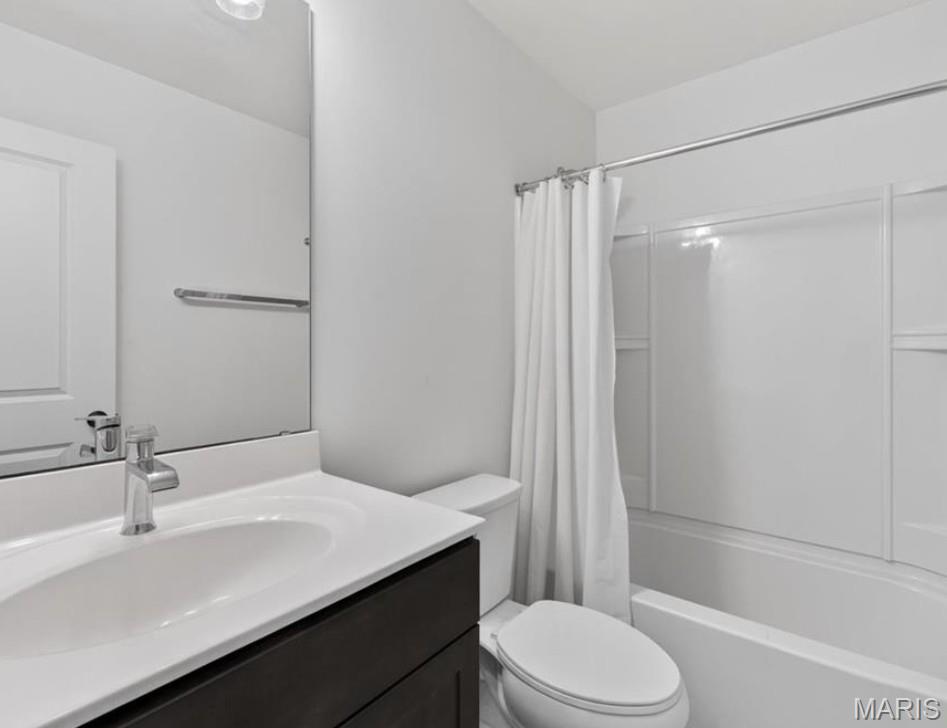 Oaks At Lexington #5 - Residential Lease