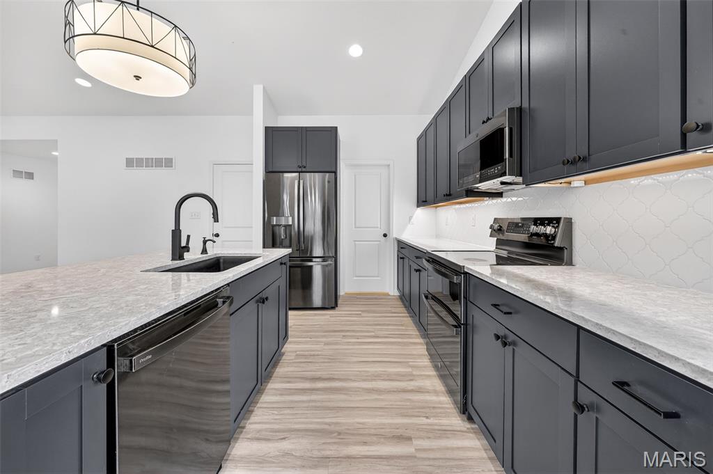 Oaks At Lexington #5 - Residential Lease