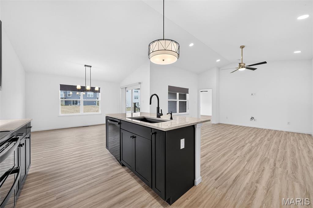 Oaks At Lexington #5 - Residential Lease