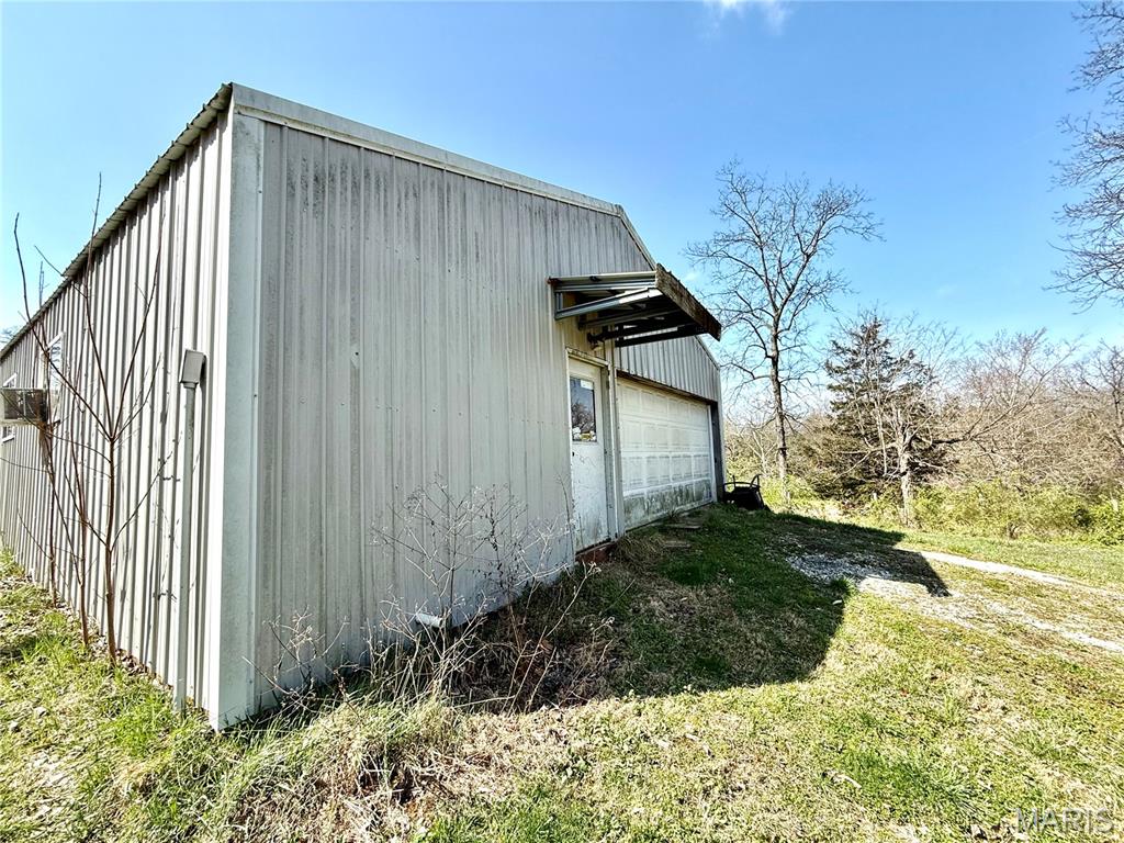 17525 N Service Road