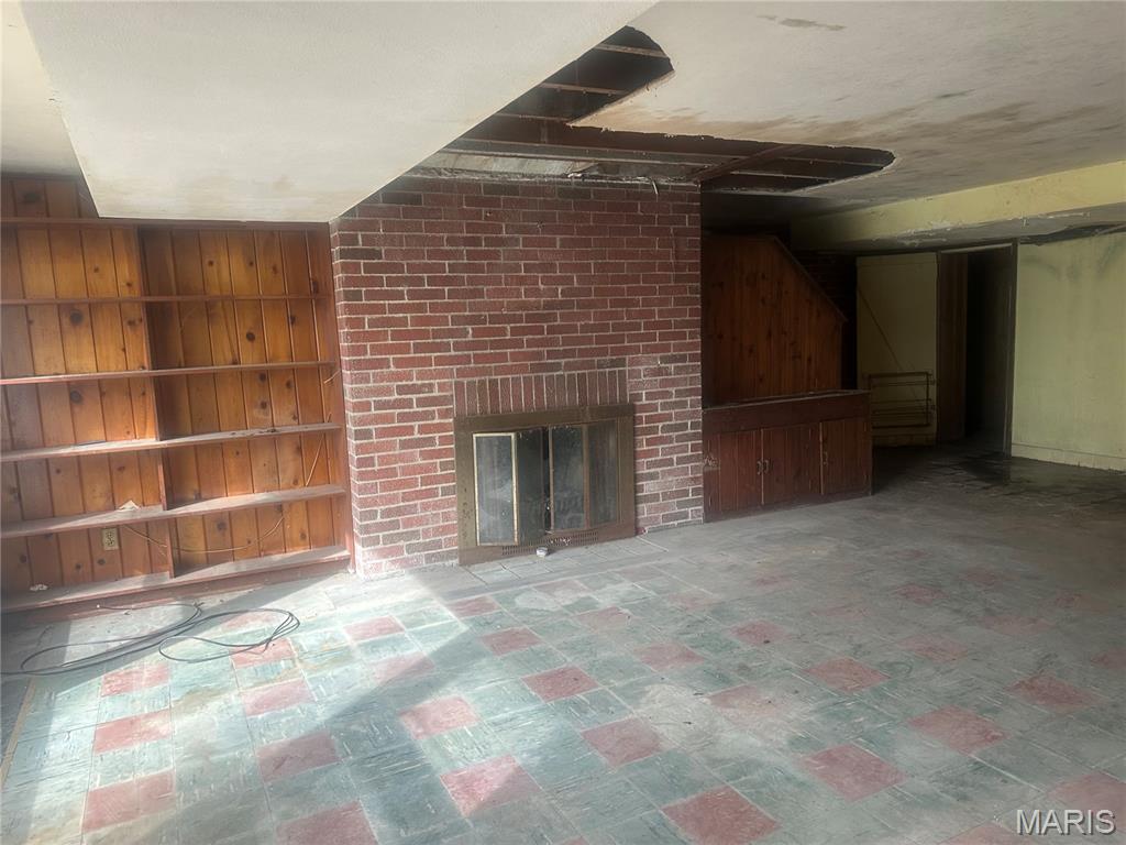 10080 Lakeside Drive