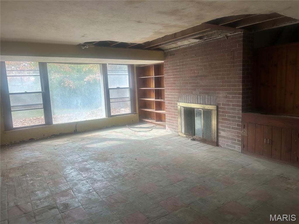 10080 Lakeside Drive