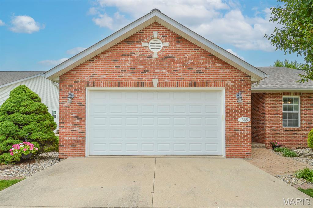 1668 Lakepointe Estates Drive