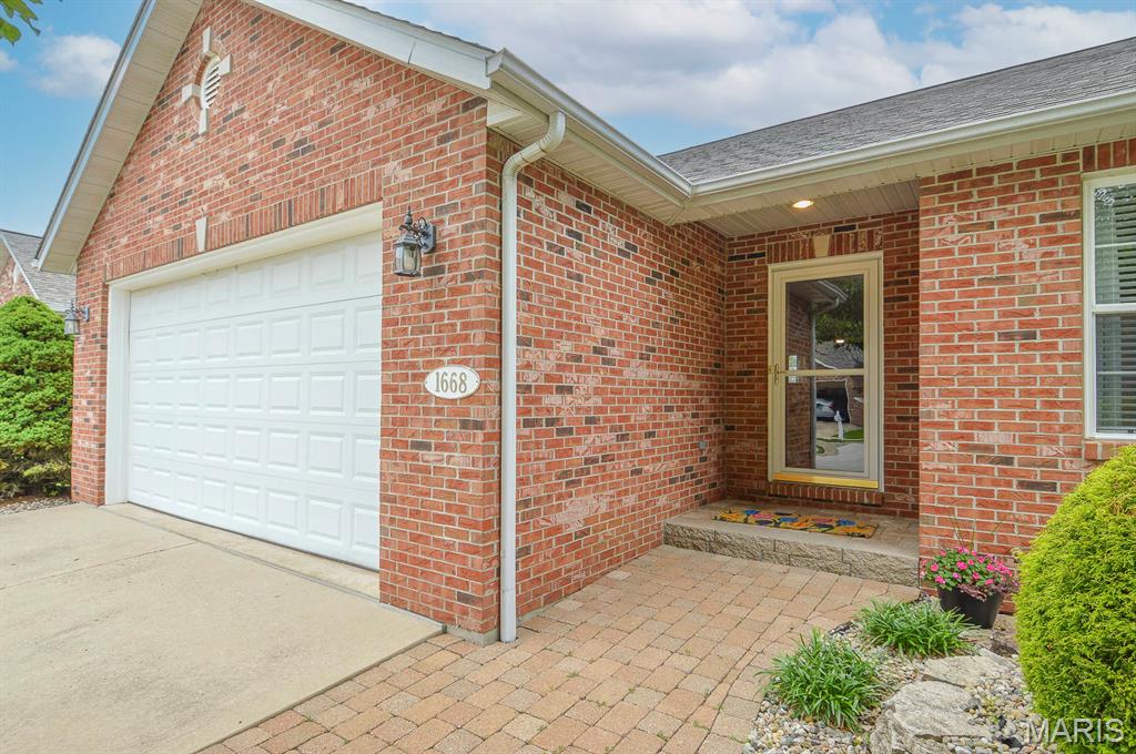 1668 Lakepointe Estates Drive