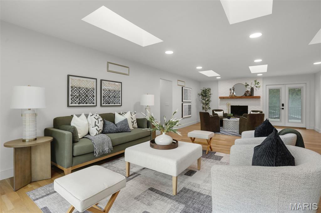 214 Glen Cove Drive