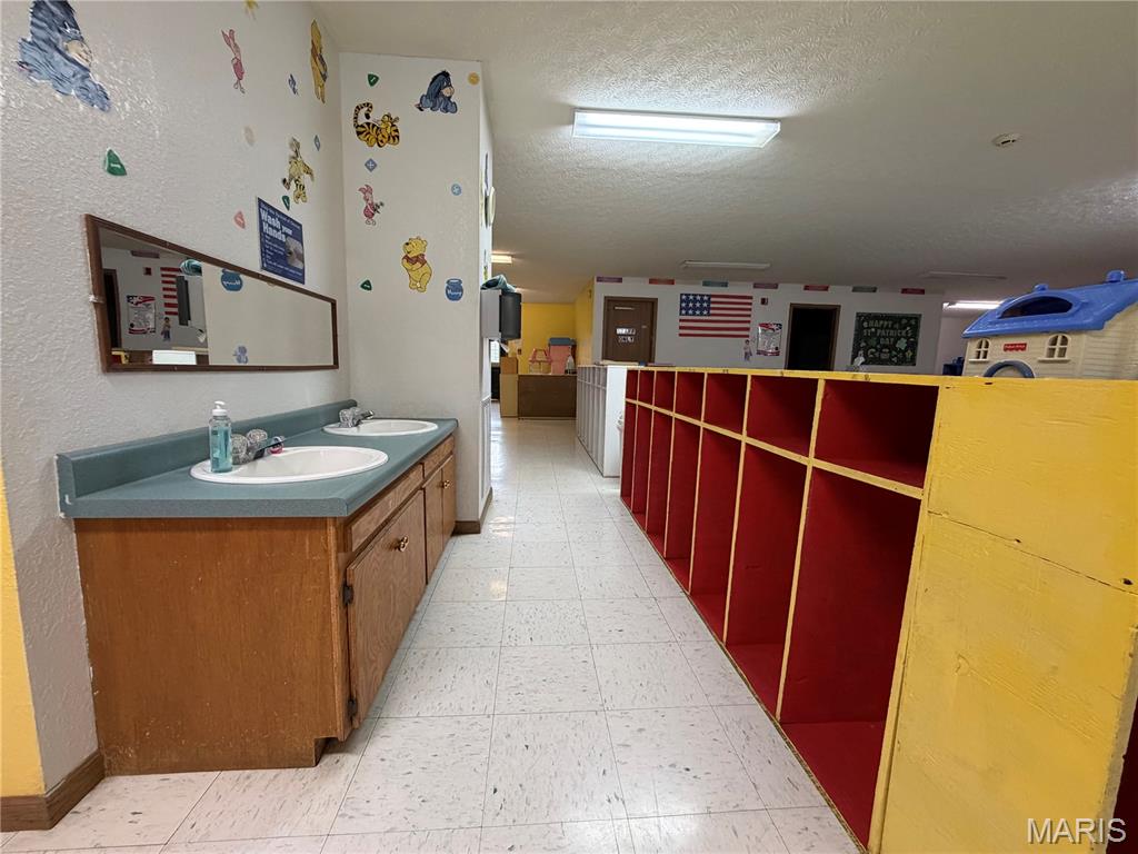 Marshall Center 02 - Commercial Sale