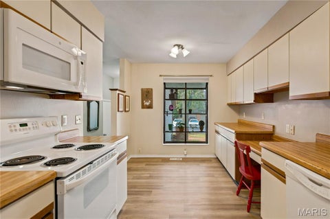 Tiny photo for 1724 Pineberry Court, Unincorporated, MO 63146 (MLS # 26058617)