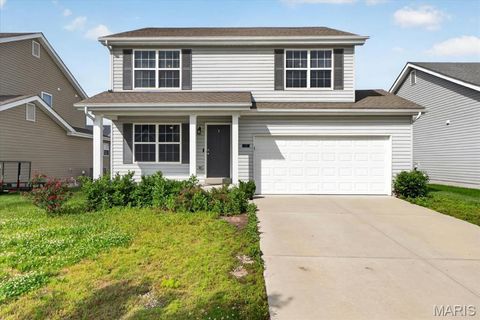 Photo of 618 Palisades Drive, St Charles, MO 63301 (MLS # 26032308)
