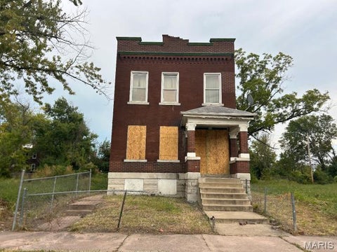 Photo of 4326 Warne Avenue, St Louis, MO 63107 (MLS # 26064038)