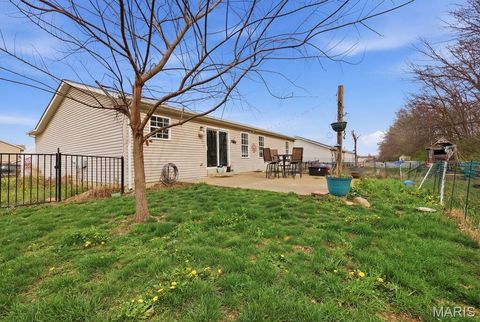 Tiny photo for 394 Parkway Drive, Troy, MO 63379 (MLS # 26021394)