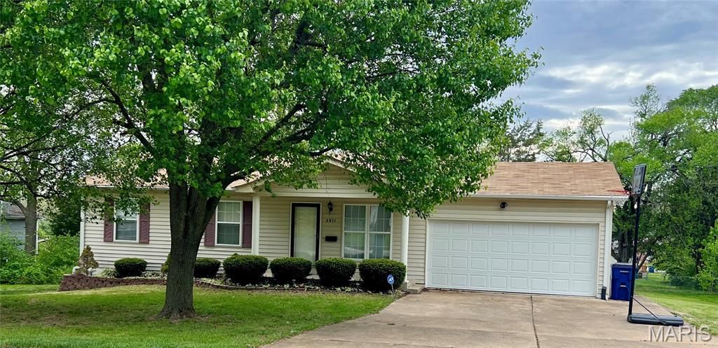 Photo of 3911 Jane Avenue, St Ann, MO 63074 (MLS # 26025406)