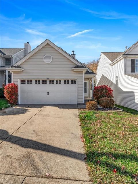Photo of 15959 Sandalwood Creek Drive, Wildwood, MO 63011 (MLS # 25073833)