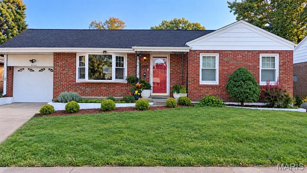 9414 PATTONWOOD DR, SAINT LOUIS, MO 63136 - Image e2a712e2da2b9cdf9ab6b9ab97e1d4e0/1478959080