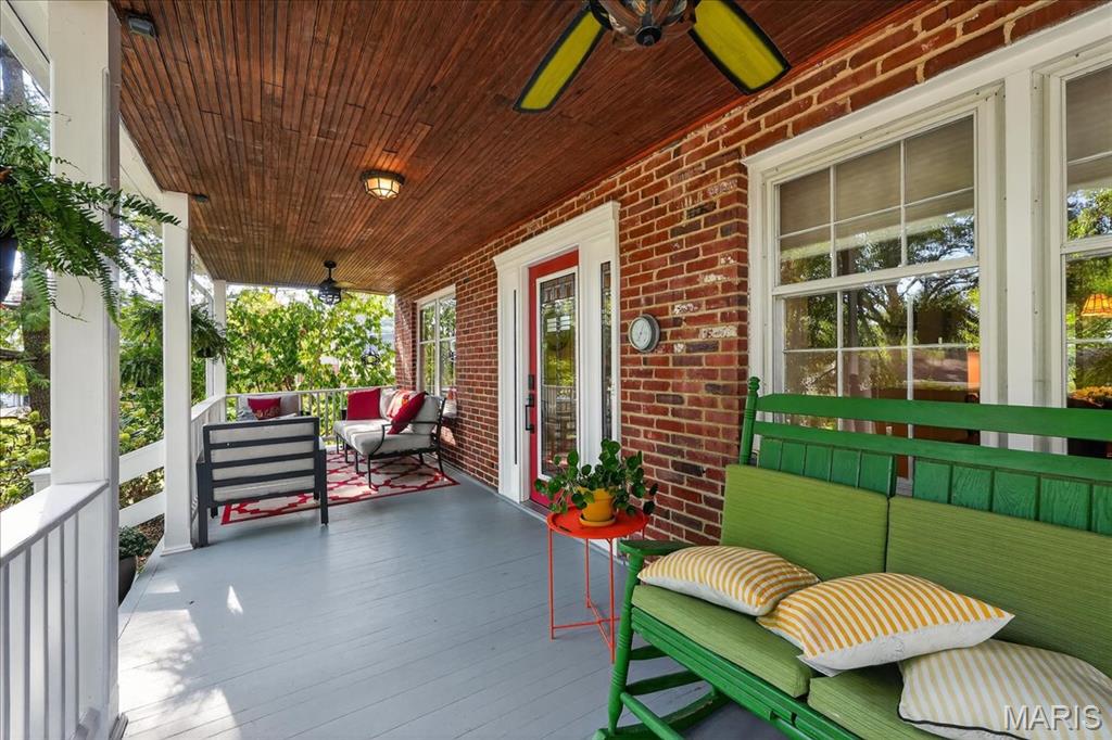 128 Sweetbriar Lane