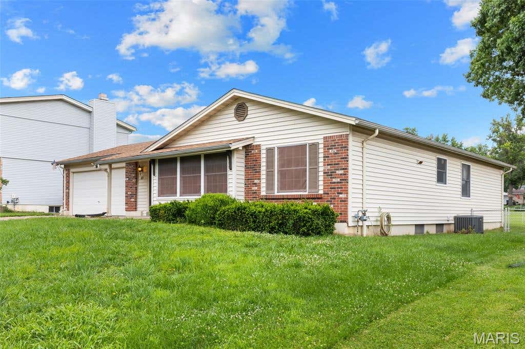 Photo of 13 Newberry Drive, St Peters, MO 63376 (MLS # 26038941)