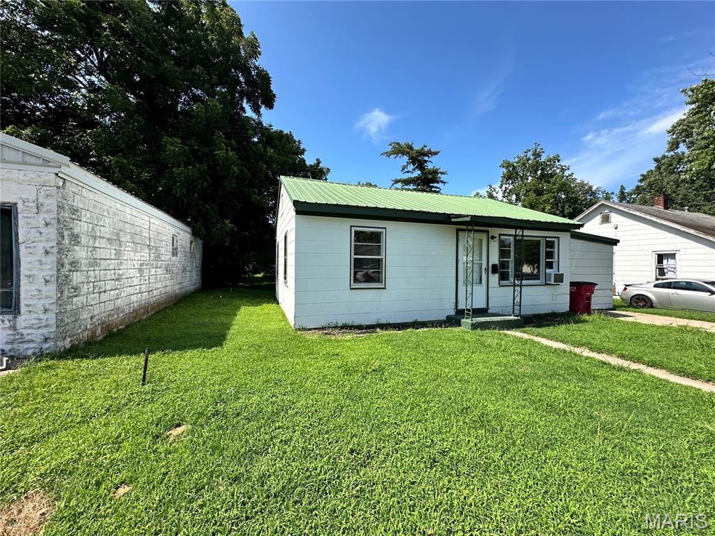 318 E Gladys Street