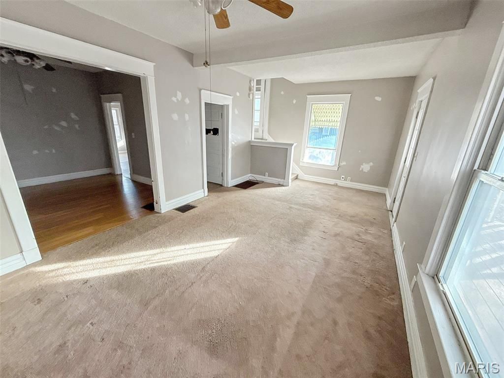 Photo of 575 Crescent Avenue, Independence, MO 64053 (MLS # 25080080)