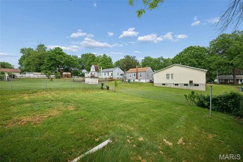 Tiny photo for 630 Bell Avenue, Webster Groves, MO 63119 (MLS # 26027095)