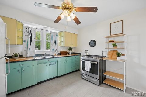 Tiny photo for 630 Bell Avenue, Webster Groves, MO 63119 (MLS # 26027095)