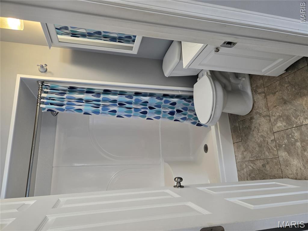 Orchard Lakes 3 - Residential Lease