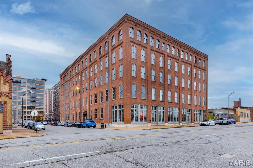 Photo of 721 N 17th Street #207, St Louis, MO 63103 (MLS # 25078614)