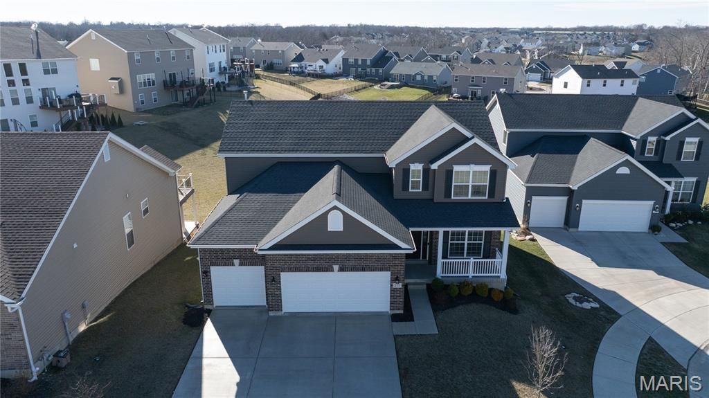 Photo of 217 Hidden Bluffs Drive, Lake Saint Louis, MO 63367 (MLS # 26002387)