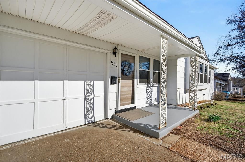 Photo of 9530 Erie Drive, Affton, MO 63123 (MLS # 26013900)