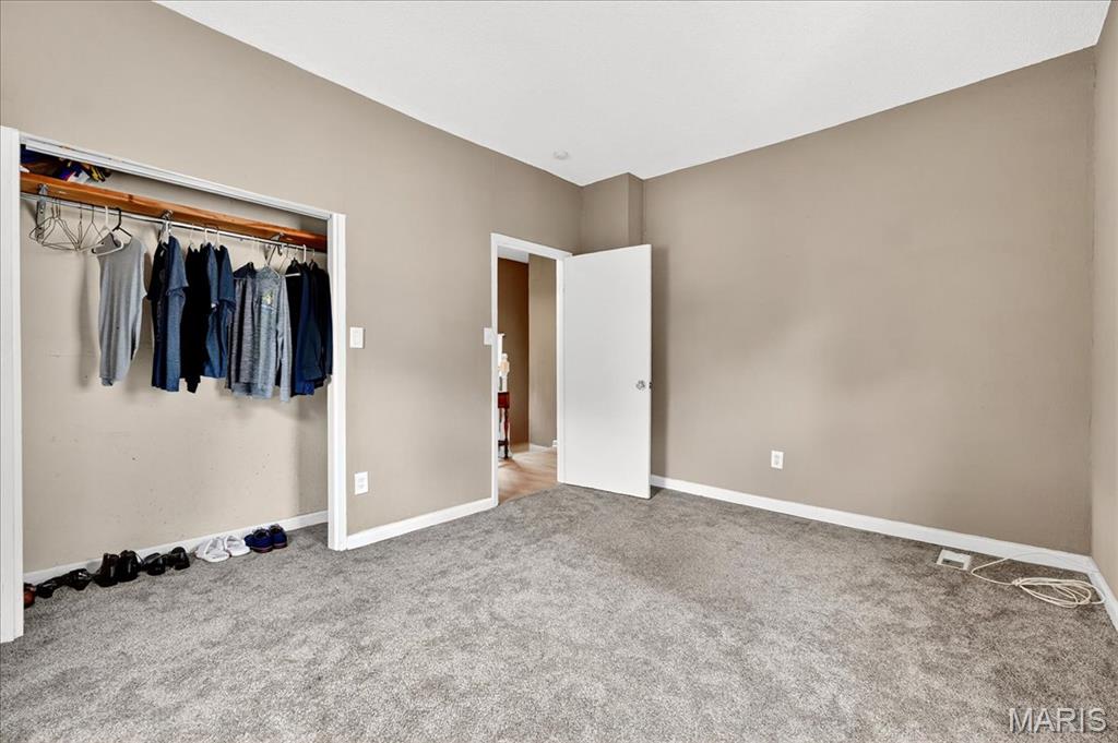 St Louis, Missouri 63114, United States, 3 Bedrooms Bedrooms, ,2 BathroomsBathrooms,Residential,Active,221833