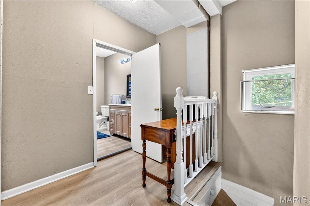 St Louis, Missouri 63114, United States, 3 Bedrooms Bedrooms, ,2 BathroomsBathrooms,Residential,Active,221833