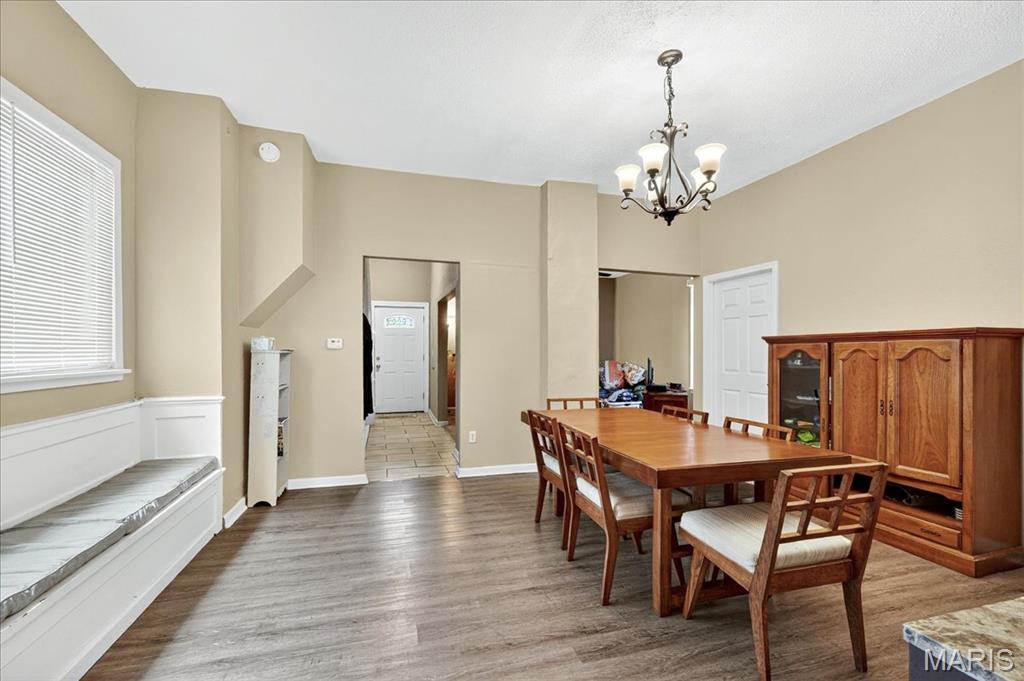 St Louis, Missouri 63114, United States, 3 Bedrooms Bedrooms, ,2 BathroomsBathrooms,Residential,Active,221833