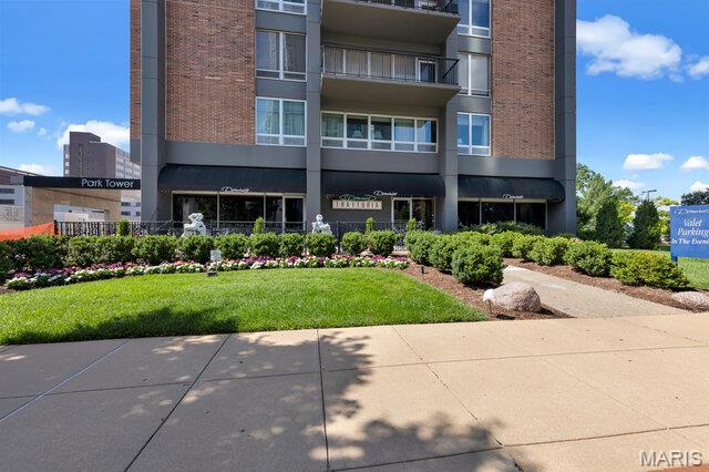 200 S Brentwood Boulevard S 14C